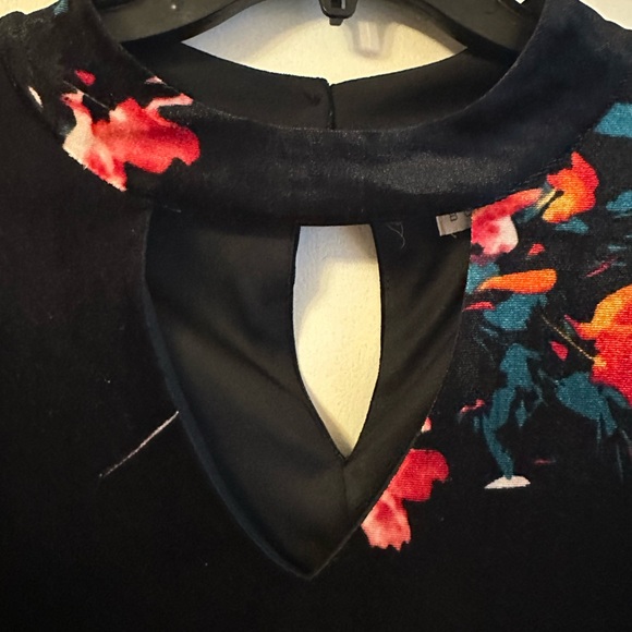 Boutique Black Dress with Colorful Floral Design and a Keyhole Opening - Picture 3 of 6